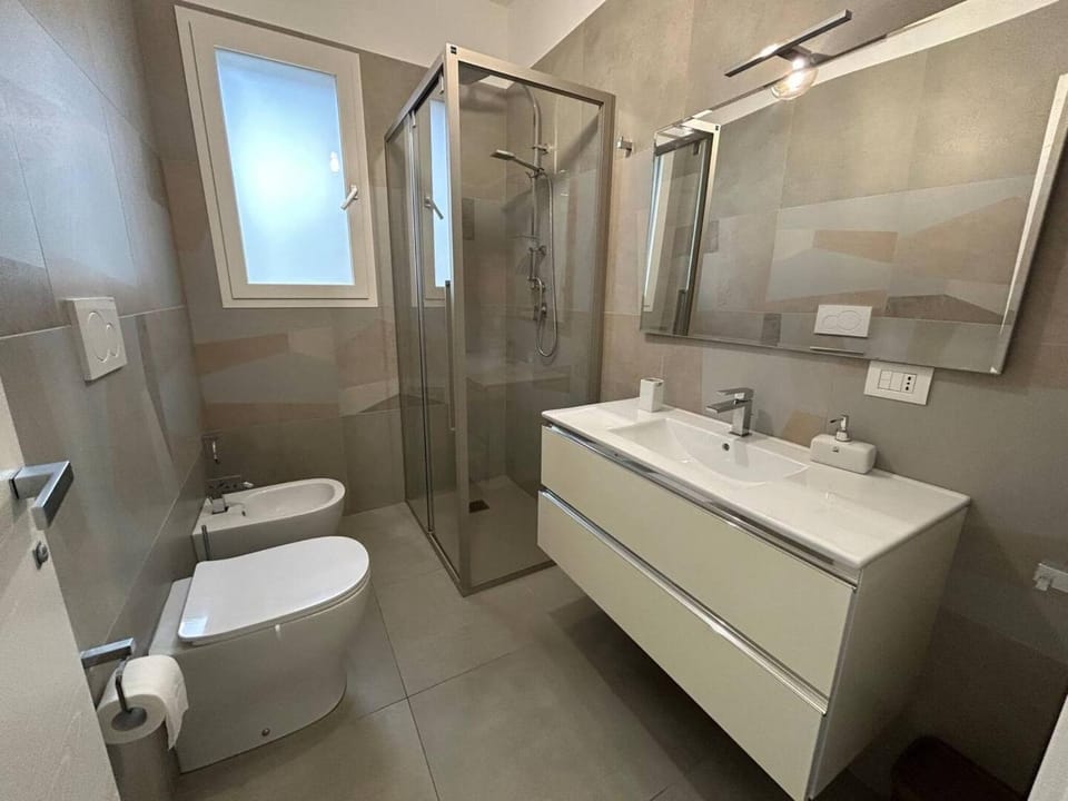 Bathroom, Living room