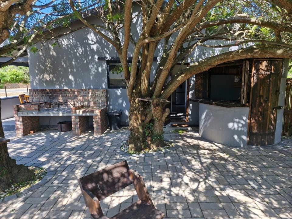 Garden, Dining area