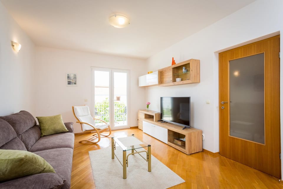 Apartment Mia - Spacious apartment on 85 m2 with beautiful sea view Apartment in Trogir