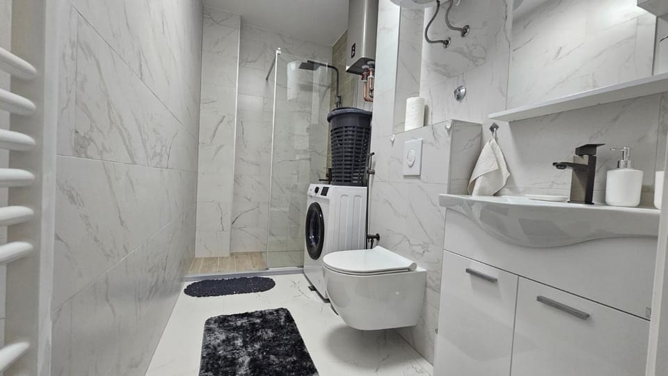 Shower, Bathroom, towels