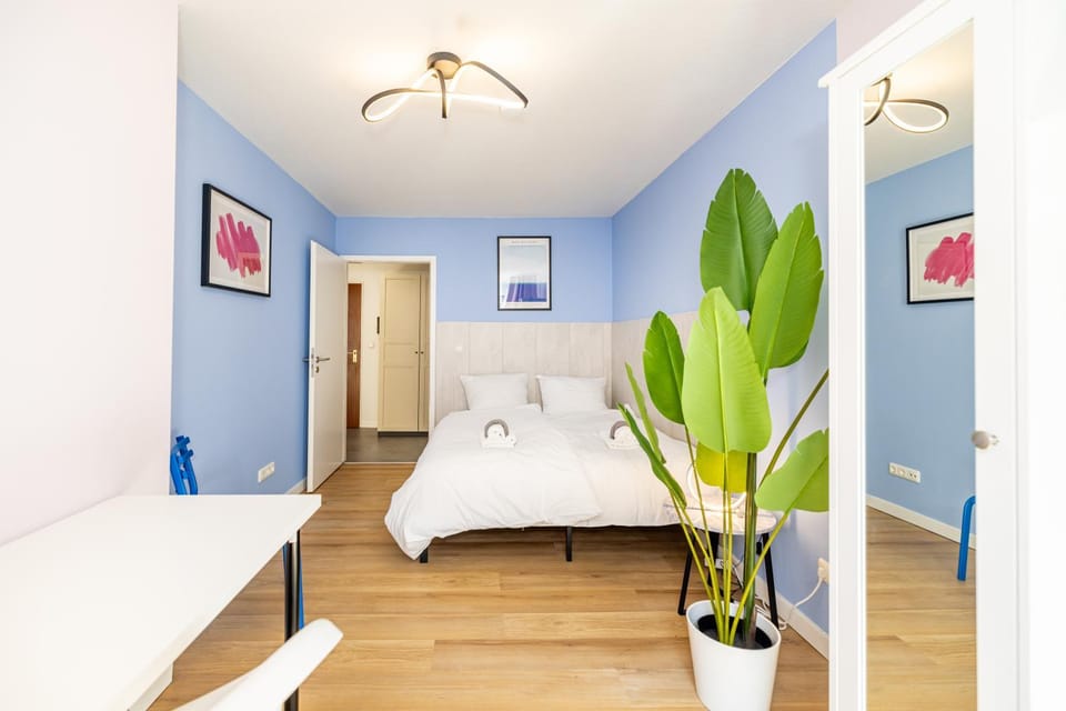 Bed, Photo of the whole room, Bedroom