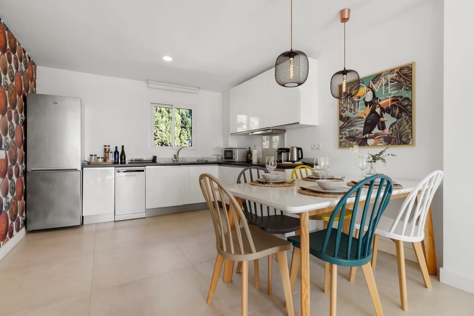 Kitchen or kitchenette, Other, Dining area