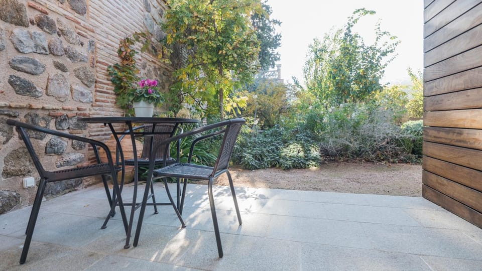 Patio, Garden, Balcony/Terrace