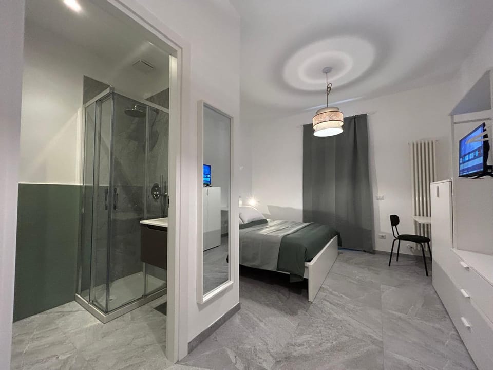 Bathroom, Photo of the whole room, Bedroom