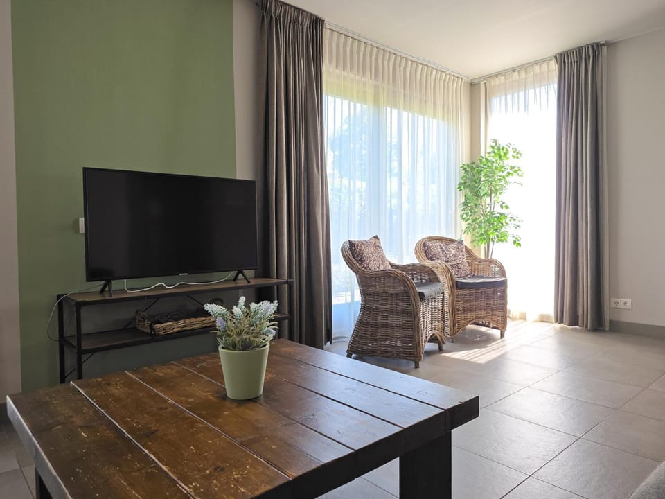 TV and multimedia, Seating area