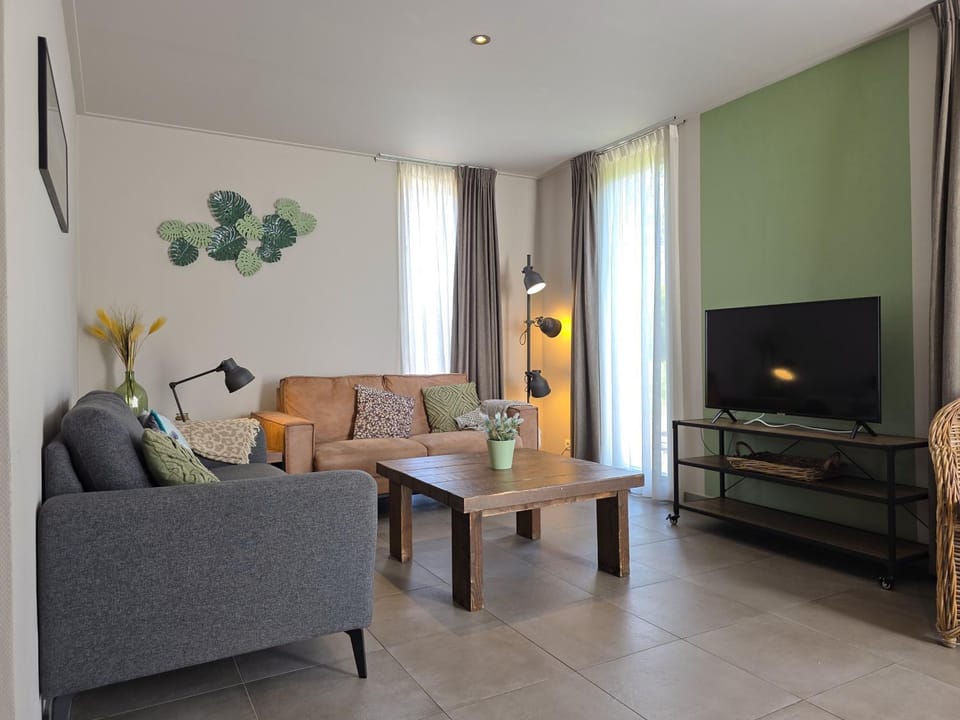TV and multimedia, Seating area