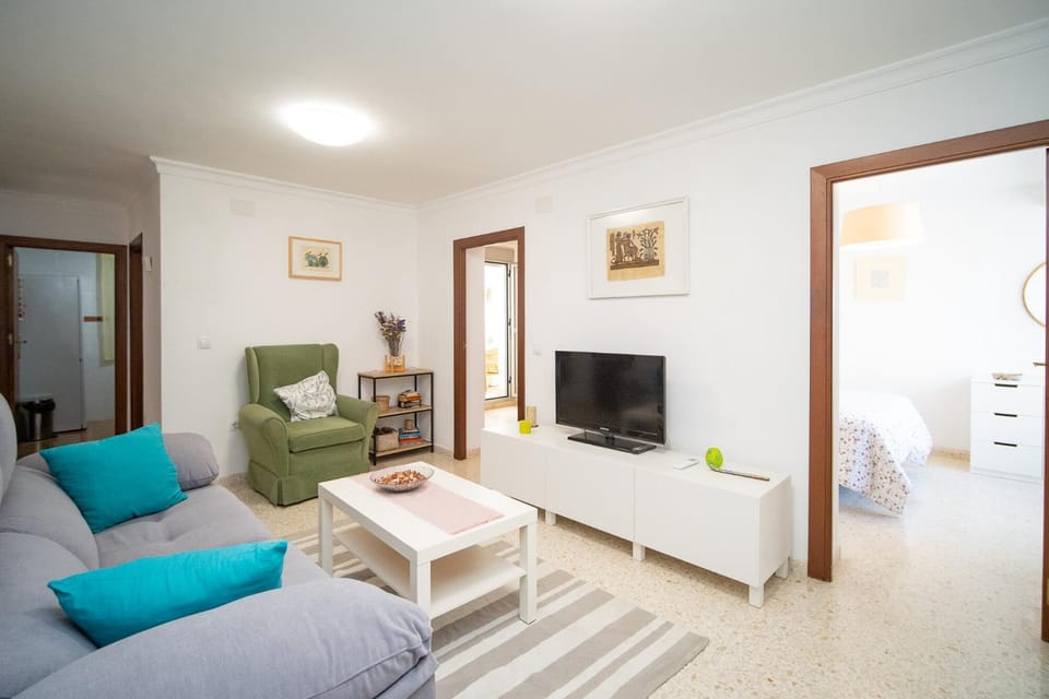 Communal lounge/ TV room, Living room, air conditioner