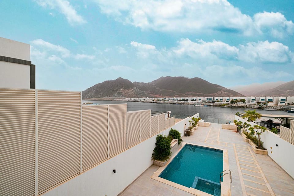 Property building, Nearby landmark, Day, Natural landscape, Bird's eye view, View (from property/room), View (from property/room), Lake view, Lake view, Mountain view, Pool view, Pool view, River view, River view, Sea view, Sea view, Swimming pool, Parking