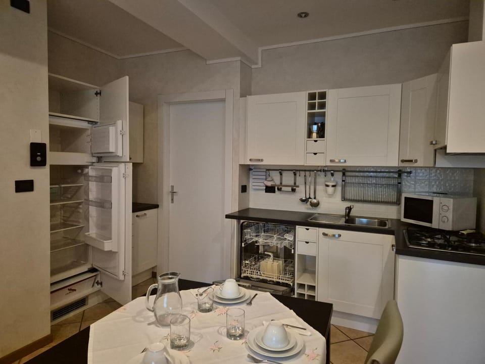 I Quattro Ulivi - Iseo Lake Apartment in Province of Brescia