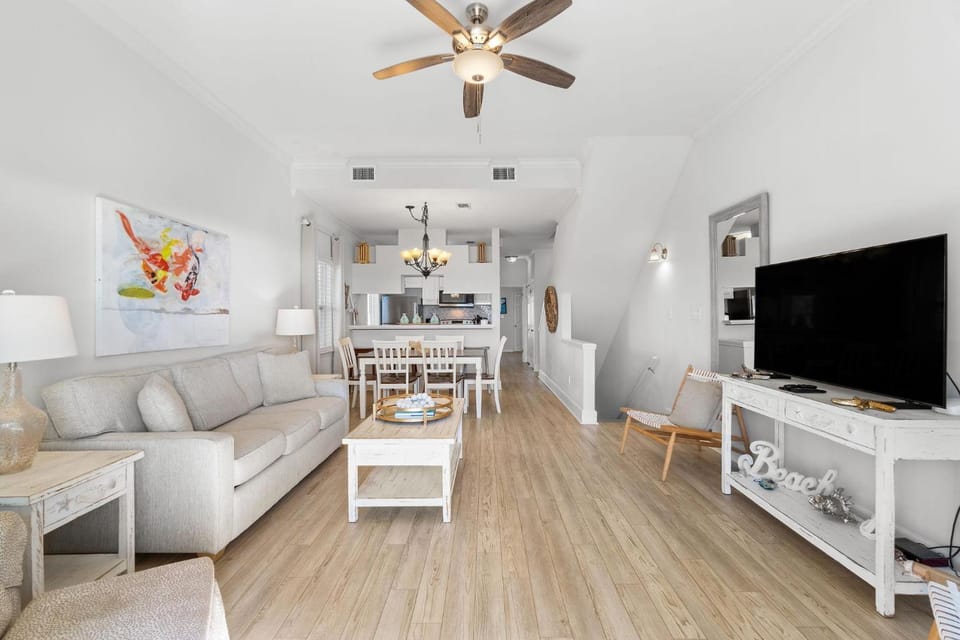 HypNautic House in West Beach