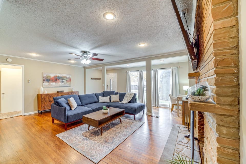 Tulsa Home 5 Mi to Downtown: Groups Welcome! House in Tulsa
