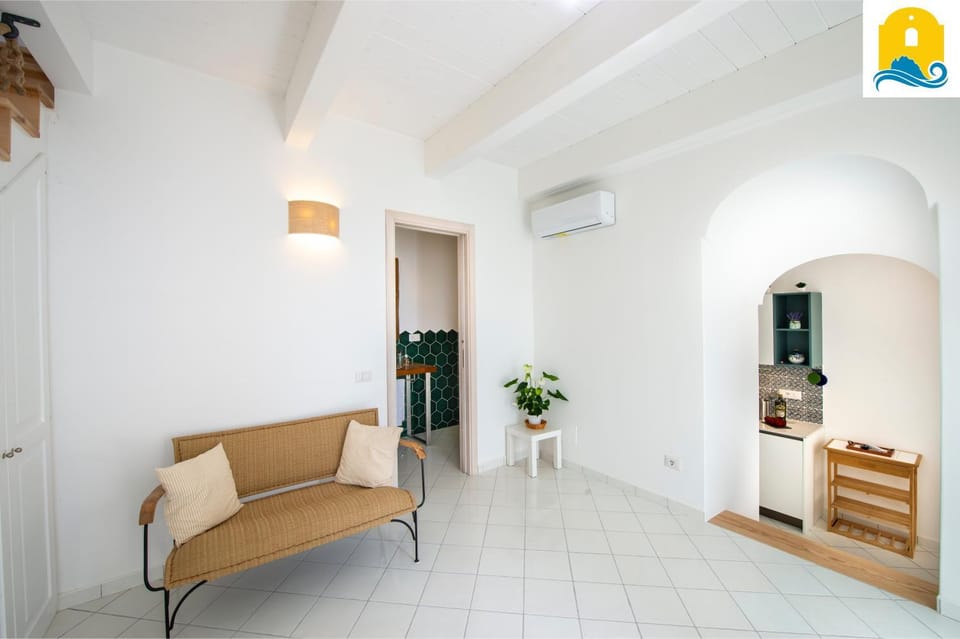 Living room, Seating area, air conditioner