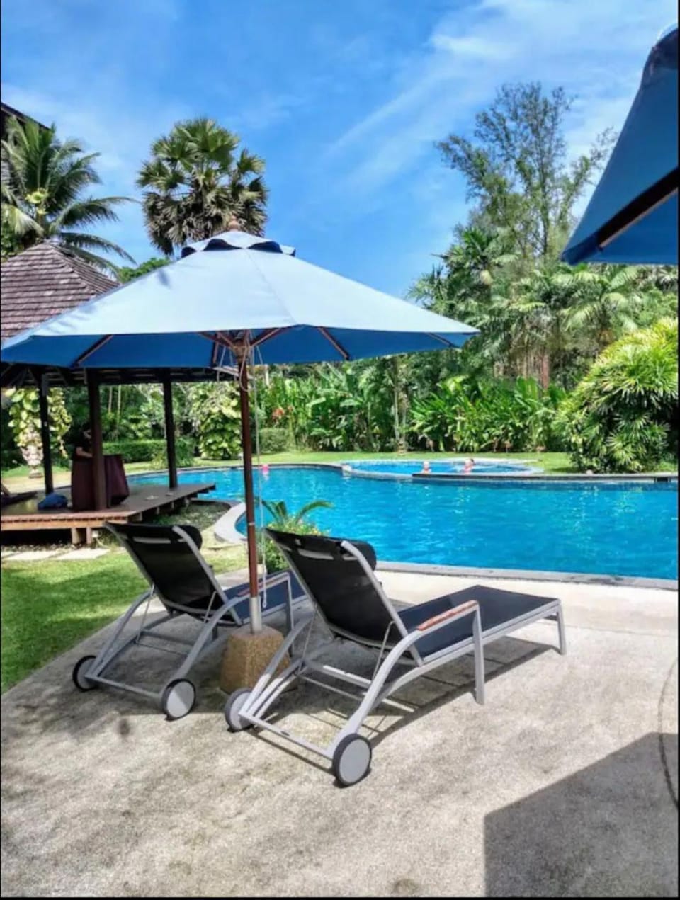 Swimming pool