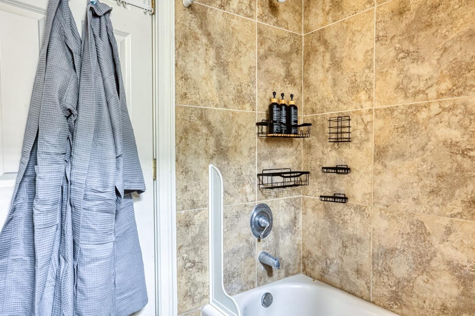 Shower, Bathroom, Bath, towels