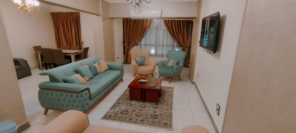 Communal lounge/ TV room, TV and multimedia, Seating area