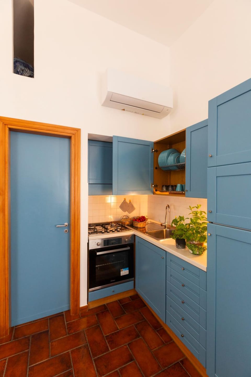 Kitchen or kitchenette, oven, stove, kitchen