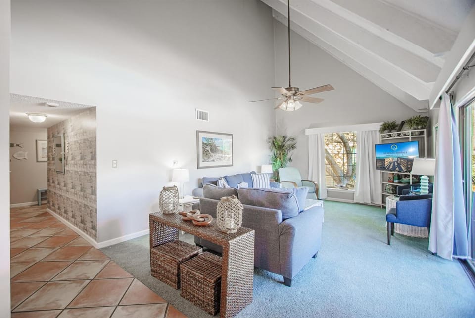 Seascape Villa - 19C House in Miramar Beach