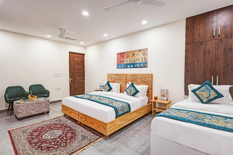 Bed, Photo of the whole room, Bedroom, fireplace, air conditioner