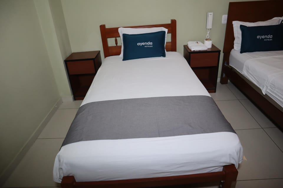 Hostal ISIS Bed and Breakfast in Lince