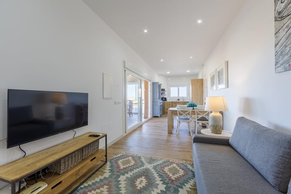 TV and multimedia, Living room, Dining area