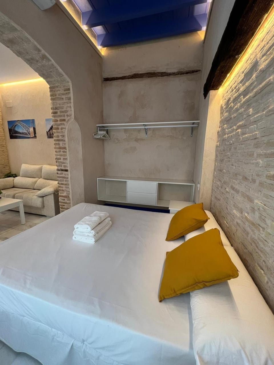 Philippe's Home Triana Apartment in Seville