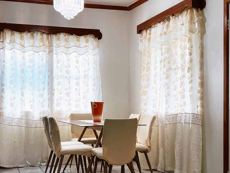 Dining area, Breakfast