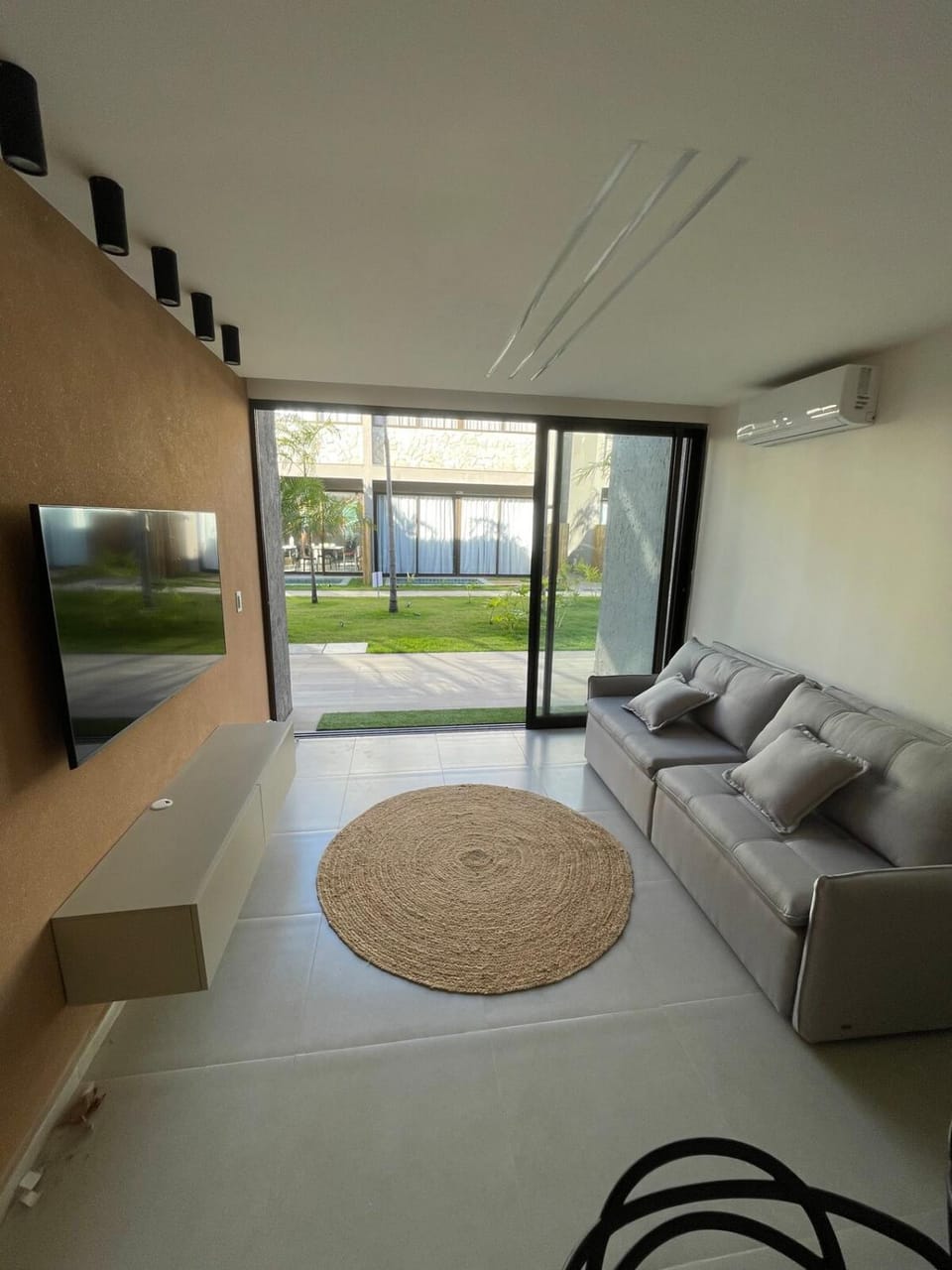 Communal lounge/ TV room, TV and multimedia, Living room, Seating area