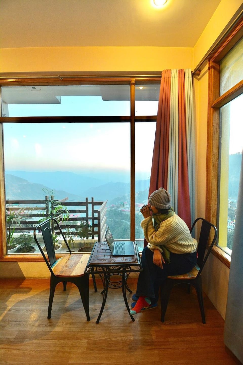 Valley View 1 BHK Boutique Suite by Hillspeak Homes Apartment in Shimla
