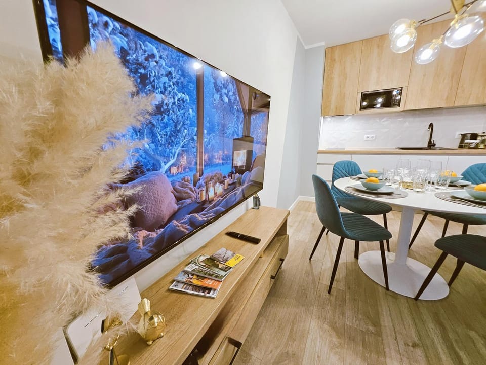 TV and multimedia, Kitchen or kitchenette, Seating area, Dining area