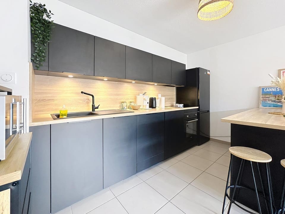 Superbe Appart 2ch, clim, terrasse, pkg, wifi, tv Apartment in Lattes