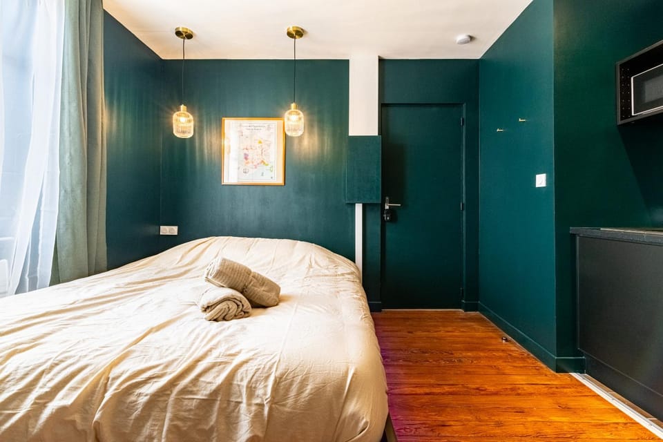 Bed, Photo of the whole room, Bedroom