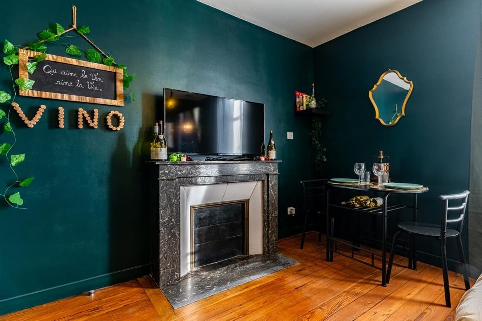 TV and multimedia, Dining area