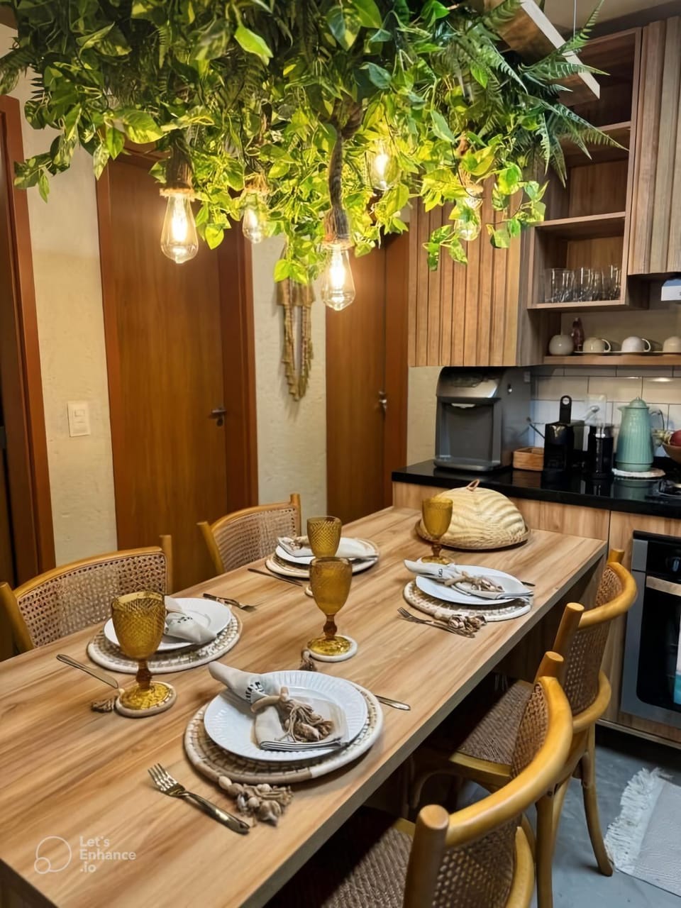 Coffee/tea facilities, Kitchen or kitchenette, Dining area