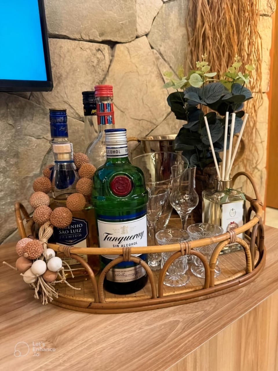 Decorative detail, Drinks