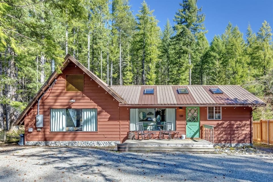 Cabin at the Forest Edge | Hot tub, pet friendly Cabin in Washington
