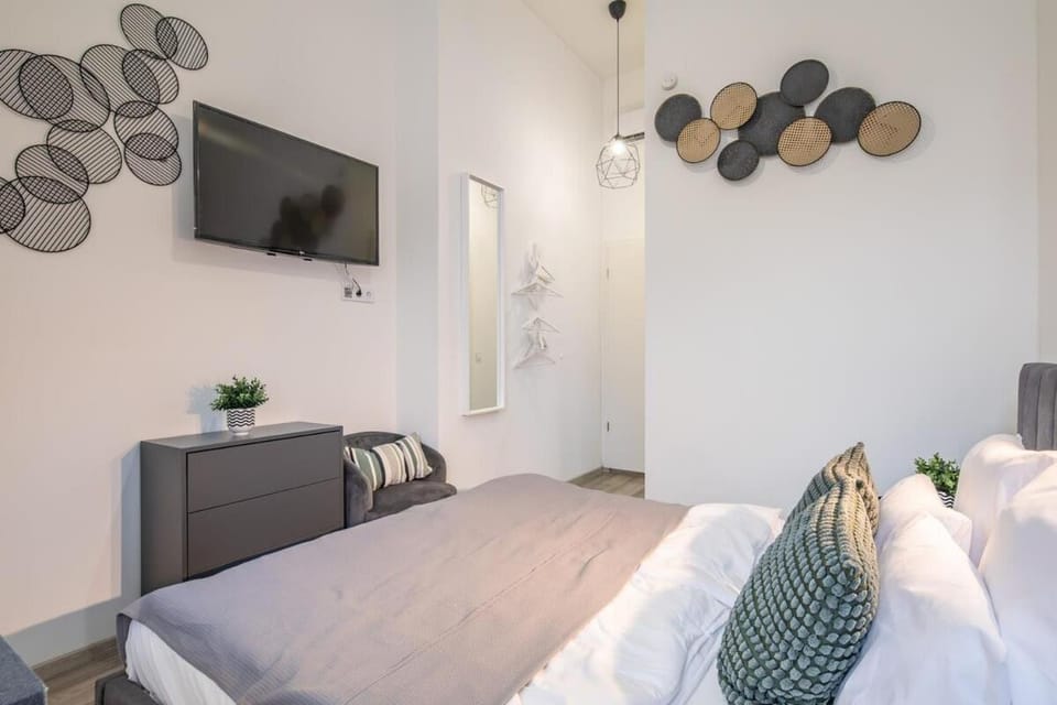 Extrem Central NEW Studio Apartment in Budapest
