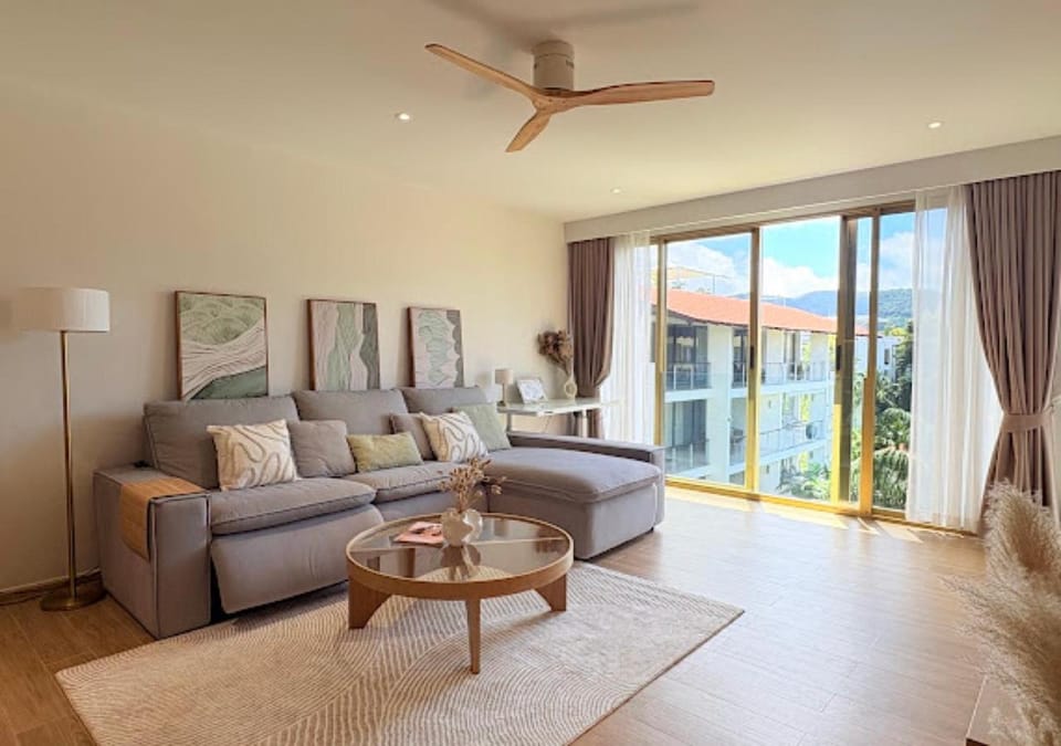 Laguna BeachSide 200m to beach BangTao Apartment in Choeng Thale