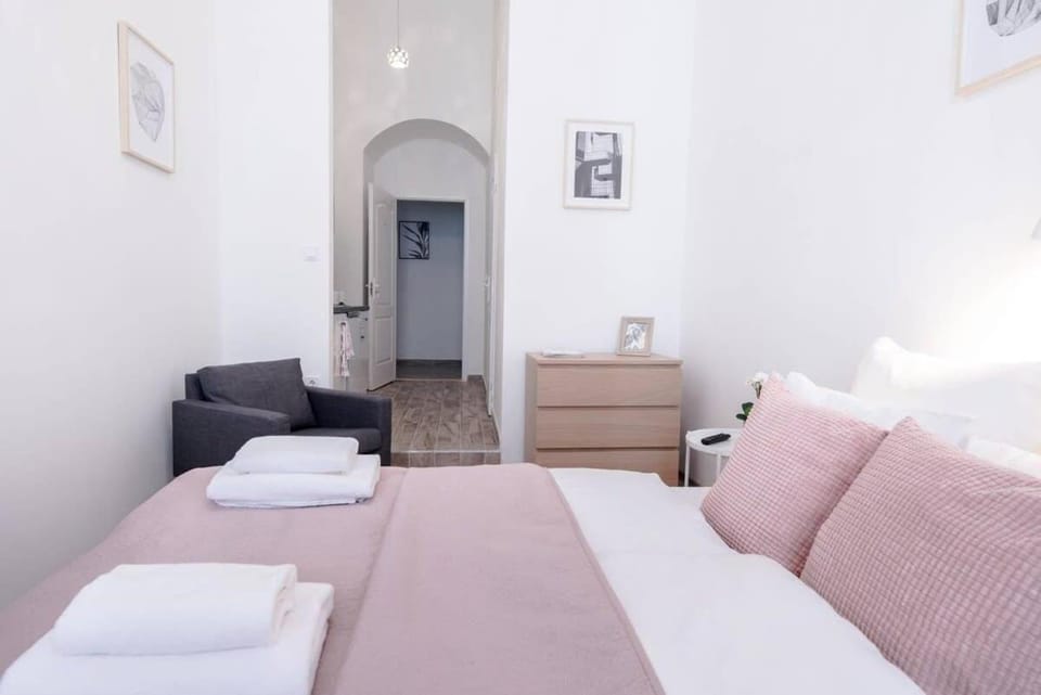 Brand new studio with AirCon in the Center Apartment in Budapest