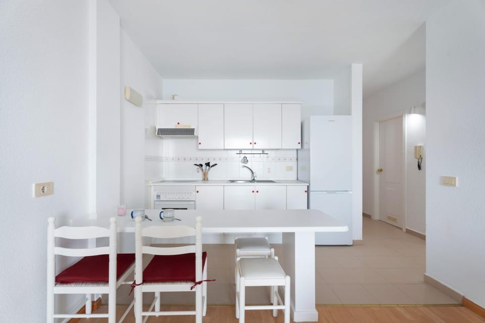 Property building, Kitchen or kitchenette, Living room