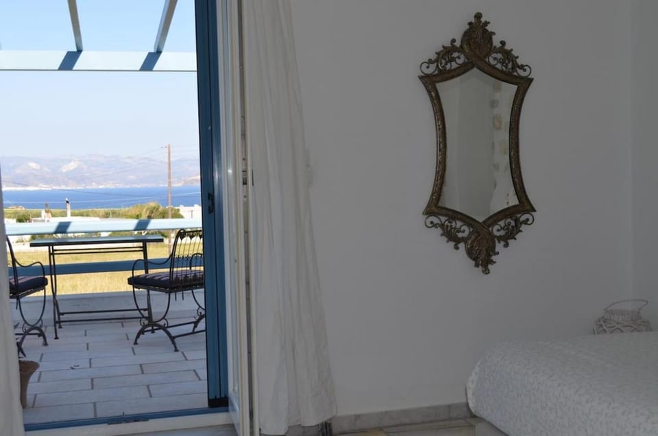 Seaview Ampelas Studio Apartment in Paros, Greece