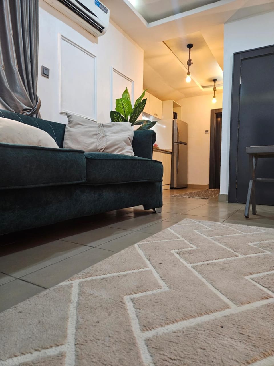 Living room, Photo of the whole room, Seating area, air conditioner