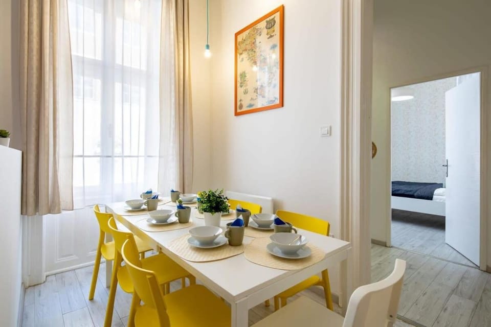 Modern Retreat for 8 Guests Apartment in Budapest