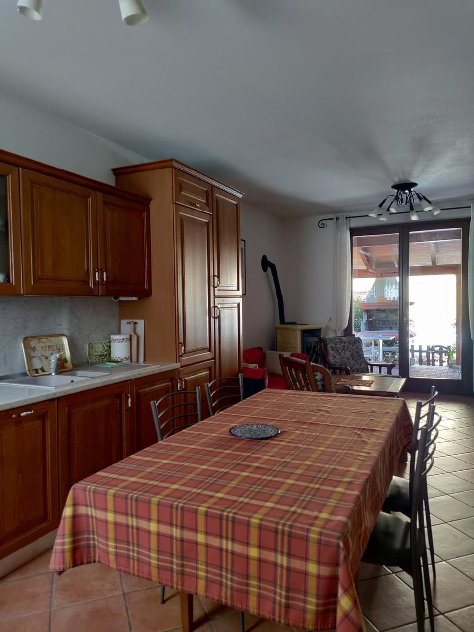 Seating area, Dining area