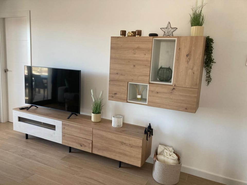 Communal lounge/ TV room, TV and multimedia