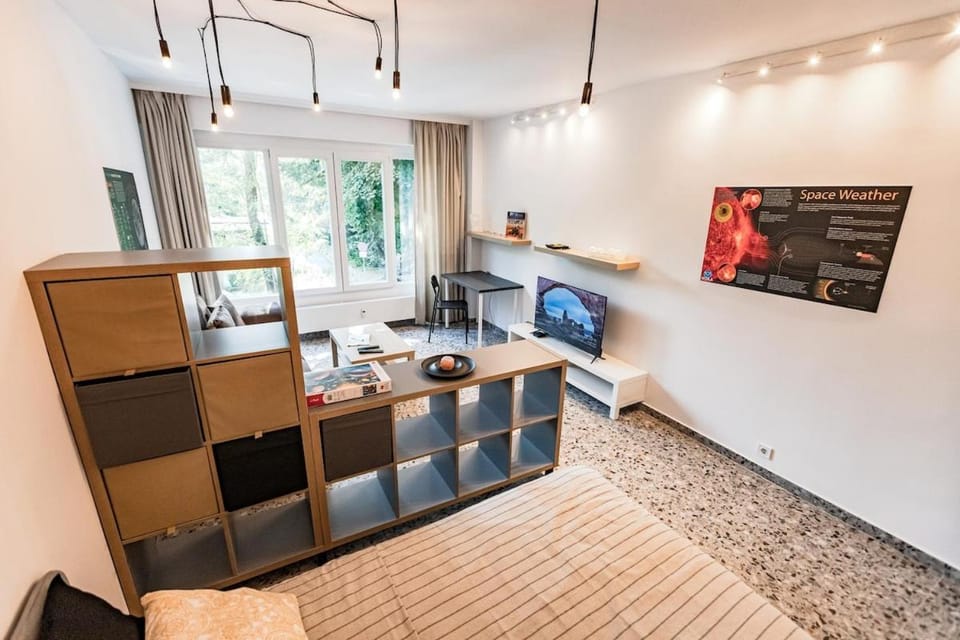 TV and multimedia, Living room, Evening entertainment