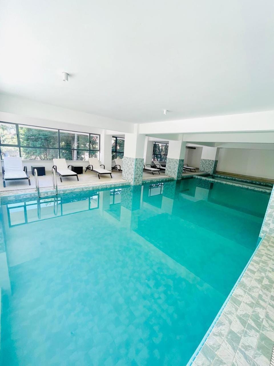 executive vibrant view three bedroom apartment with swimming pool,mordern equipped gym free parking space and, child play area and comforting rooftop with city views Apartment in Nairobi