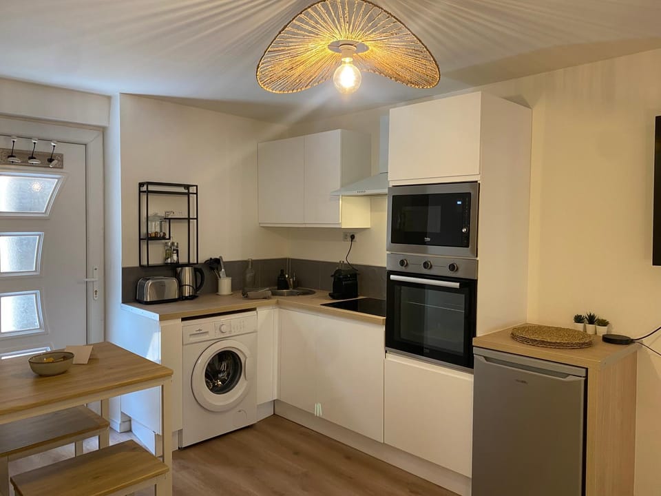 dishwasher, oven, washing machine, kitchen