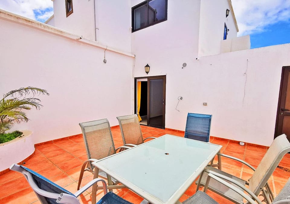 Patio, Dining area