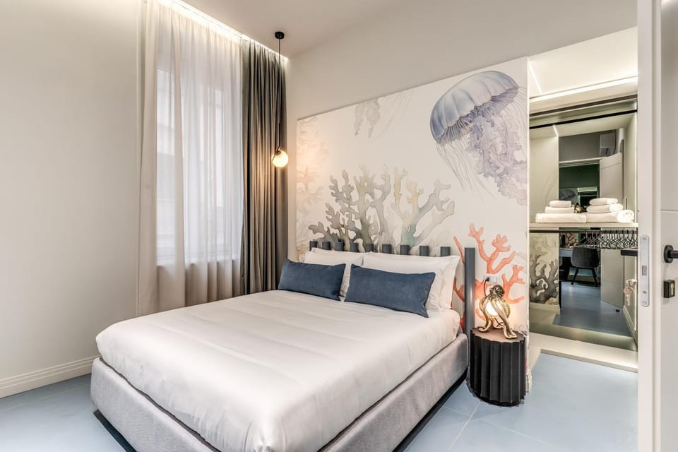 Photo of the whole room, Bedroom