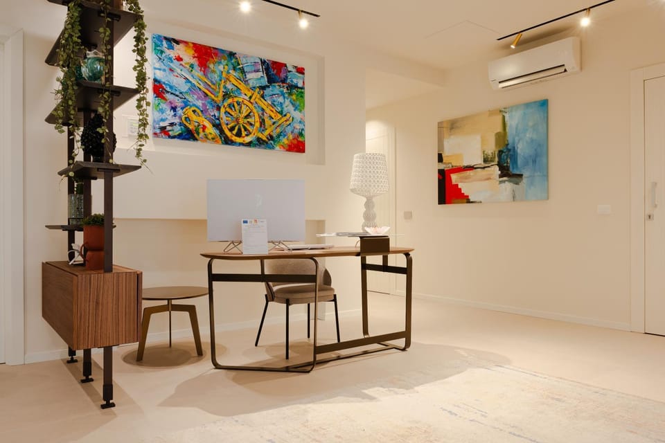 Lobby or reception, Internal: Not applicable to any particular room